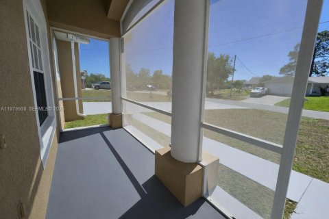 Villa ou maison à louer à Lehigh Acres, Floride: 3 chambres, 185.34 m2 № 2034077 - photo 4