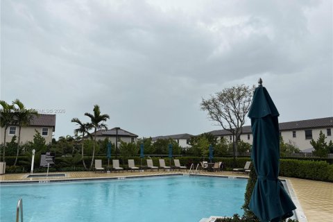 Купить таунхаус в Хомстед, Флорида 3 спальни, 123.37м2, № 2045827 - фото 24