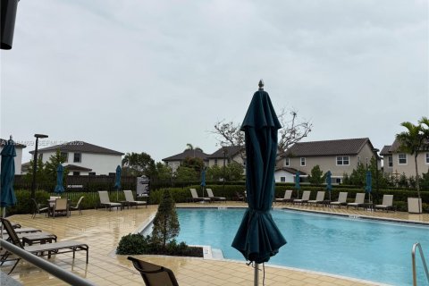 Купить таунхаус в Хомстед, Флорида 3 спальни, 123.37м2, № 2045827 - фото 25