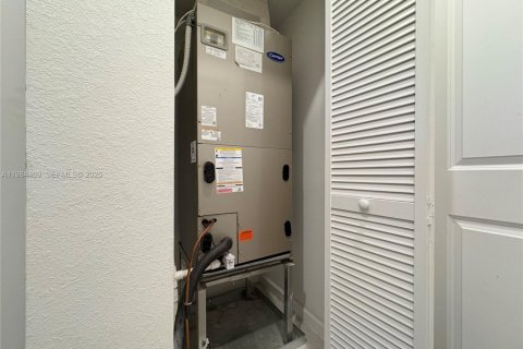 Купить таунхаус в Хомстед, Флорида 3 спальни, 123.37м2, № 2045827 - фото 17