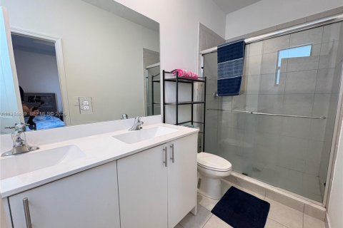 Купить таунхаус в Хомстед, Флорида 3 спальни, 123.37м2, № 2045827 - фото 13