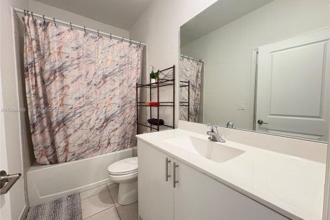 Купить таунхаус в Хомстед, Флорида 3 спальни, 123.37м2, № 2045827 - фото 9