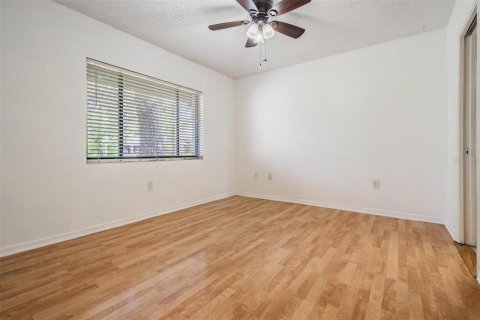 House in Palm Harbor, Florida 3 bedrooms, 147.16 sq.m. № 1680603 - photo 21