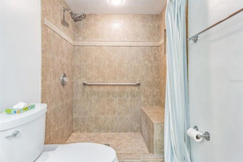 House in Palm Harbor, Florida 3 bedrooms, 147.16 sq.m. № 1680603 - photo 19
