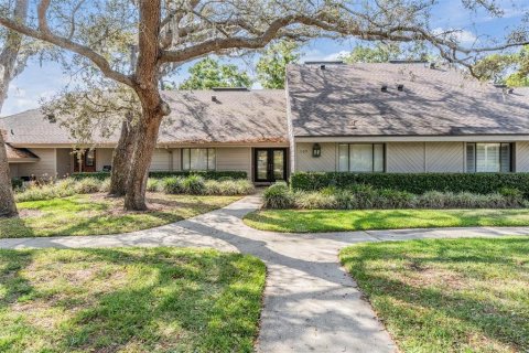 House in Palm Harbor, Florida 3 bedrooms, 147.16 sq.m. № 1680603 - photo 1