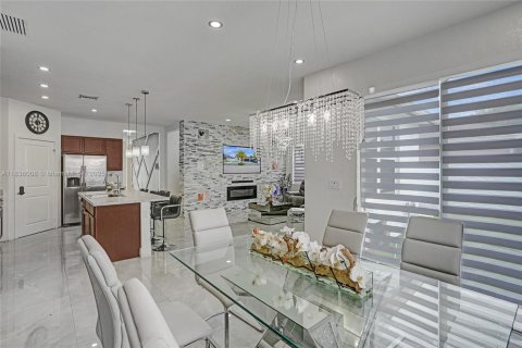 Купить виллу или дом в Хомстед, Флорида 3 спальни, 156.54м2, № 2020514 - фото 16