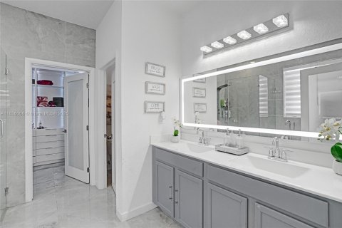 Купить виллу или дом в Хомстед, Флорида 3 спальни, 156.54м2, № 2020514 - фото 30