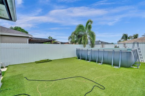 Купить виллу или дом в Хомстед, Флорида 3 спальни, 156.54м2, № 2020514 - фото 13