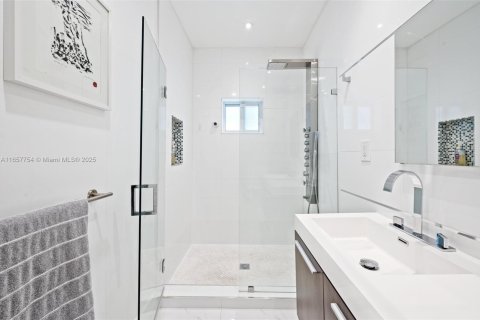 Купить виллу или дом в Майами, Флорида 4 спальни, 216.83м2, № 1695772 - фото 22