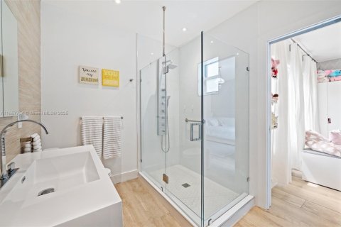 Купить виллу или дом в Майами, Флорида 4 спальни, 216.83м2, № 1695772 - фото 21