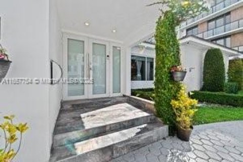 Купить виллу или дом в Майами, Флорида 4 спальни, 216.83м2, № 1695772 - фото 4