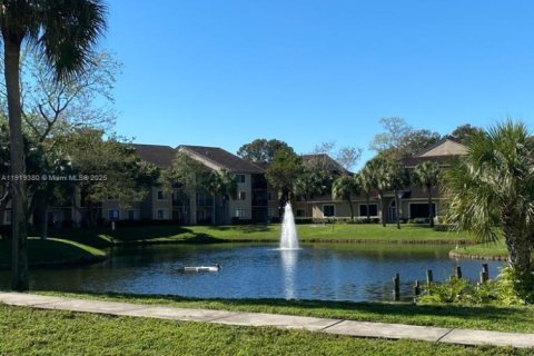 Copropriété à vendre à Coral Springs, Floride: 2 chambres, 91.6 m2 № 1975017 - photo 10