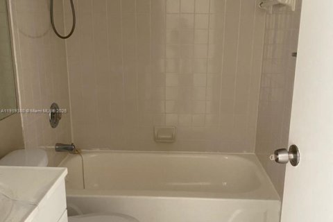 Copropriété à vendre à Coral Springs, Floride: 2 chambres, 91.6 m2 № 1975017 - photo 3