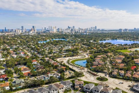 Снять в аренду виллу или дом в Майами, Флорида 5 спален, 389.91м2, № 2085159 - фото 26
