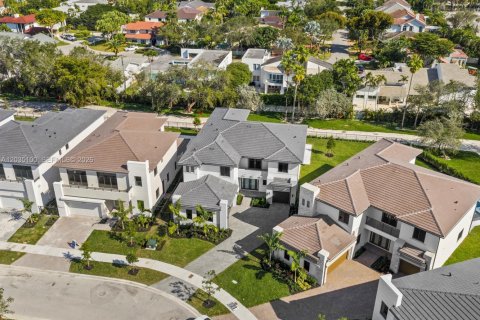 Снять в аренду виллу или дом в Майами, Флорида 5 спален, 389.91м2, № 2085159 - фото 27