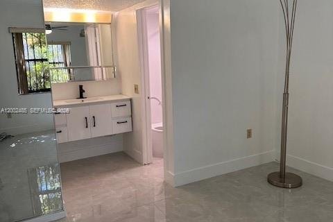 Copropriété à louer à Hialeah, Floride: 2 chambres, 87.14 m2 № 2170348 - photo 8