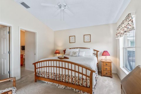House in The Villages, Florida 3 bedrooms, 127.46 sq.m. № 2349965 - photo 19