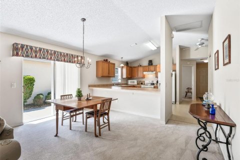House in The Villages, Florida 3 bedrooms, 127.46 sq.m. № 2349965 - photo 13