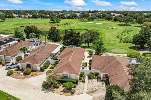 House in The Villages, Florida 3 bedrooms, 127.46 sq.m. № 2349965 - photo 2