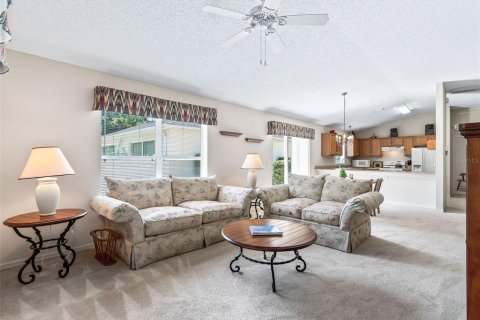 House in The Villages, Florida 3 bedrooms, 127.46 sq.m. № 2349965 - photo 16
