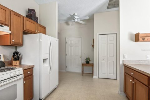 House in The Villages, Florida 3 bedrooms, 127.46 sq.m. № 2349965 - photo 10