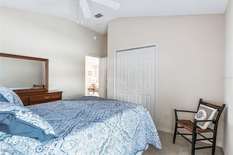 House in The Villages, Florida 3 bedrooms, 127.46 sq.m. № 2349965 - photo 25