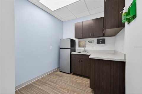 Commercial property in Largo, Florida 438.68 sq.m. № 2207982 - photo 15