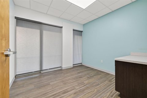 Commercial property in Largo, Florida 438.68 sq.m. № 2207982 - photo 18
