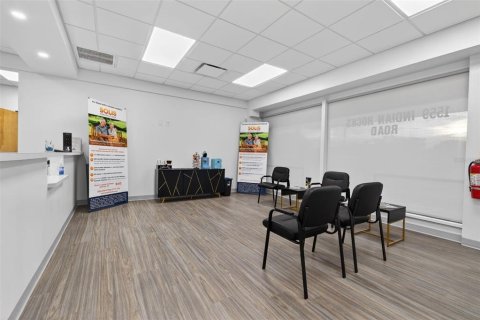 Commercial property in Largo, Florida 438.68 sq.m. № 2207982 - photo 6