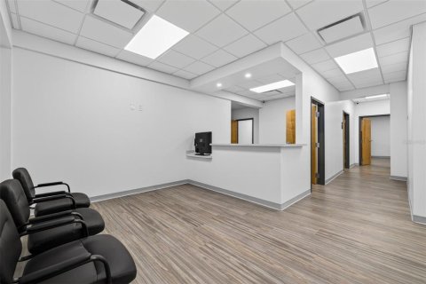 Commercial property in Largo, Florida 438.68 sq.m. № 2207982 - photo 10