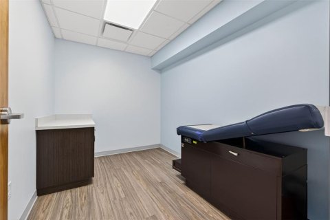 Commercial property in Largo, Florida 438.68 sq.m. № 2207982 - photo 30