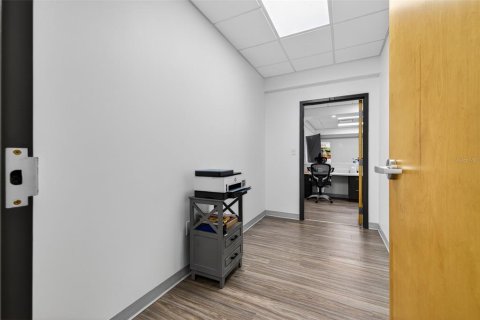 Commercial property in Largo, Florida 438.68 sq.m. № 2207982 - photo 24
