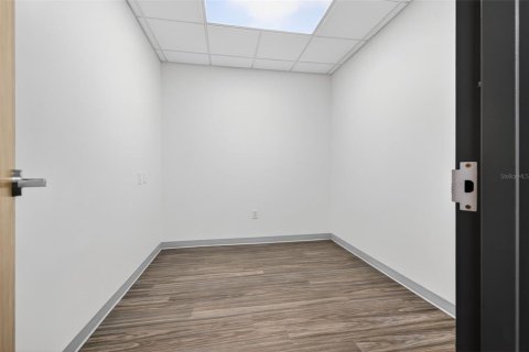 Commercial property in Largo, Florida 438.68 sq.m. № 2207982 - photo 23