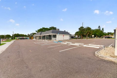 Commercial property in Largo, Florida 438.68 sq.m. № 2207982 - photo 3