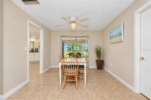 Copropriété à vendre à Englewood, Floride: 2 chambres, 154.68 m2 № 2427549 - photo 14