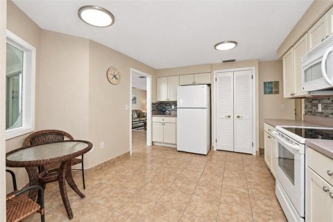 Copropriété à vendre à Englewood, Floride: 2 chambres, 154.68 m2 № 2427549 - photo 19