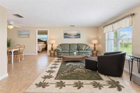 Copropriété à vendre à Englewood, Floride: 2 chambres, 154.68 m2 № 2427549 - photo 11
