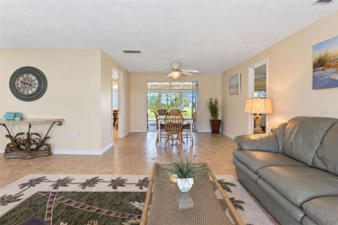 Copropriété à vendre à Englewood, Floride: 2 chambres, 154.68 m2 № 2427549 - photo 12