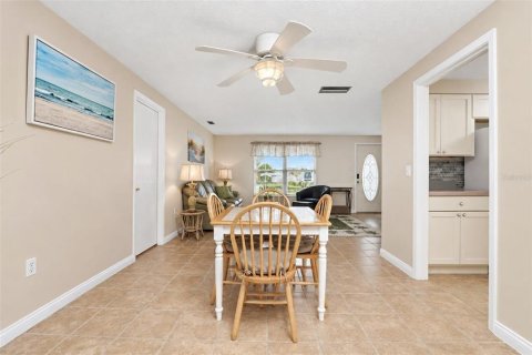 Copropriété à vendre à Englewood, Floride: 2 chambres, 154.68 m2 № 2427549 - photo 16