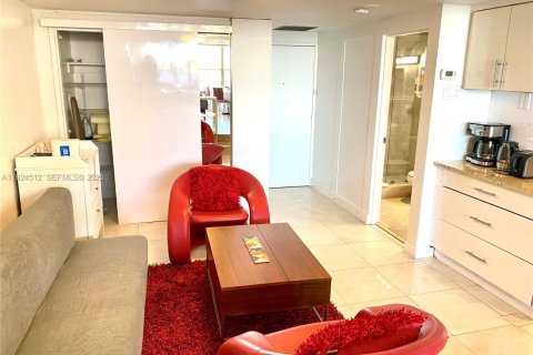Condominio en venta en Miami, Florida, 53.88 m2 № 1984515 - foto 12