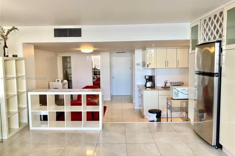 Condominio en venta en Miami, Florida, 53.88 m2 № 1984515 - foto 9