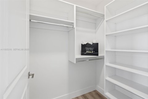 Appartement à louer à Hallandale Beach, Floride: 1 chambre, 79.8 m2 № 1993452 - photo 28