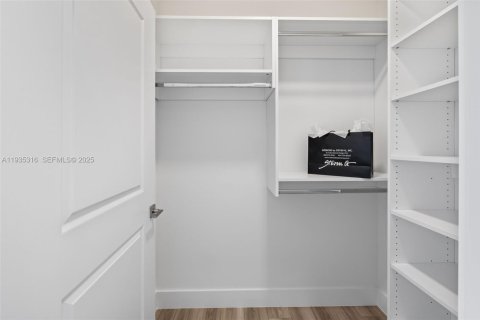 Appartement à louer à Hallandale Beach, Floride: 1 chambre, 79.8 m2 № 1993452 - photo 27