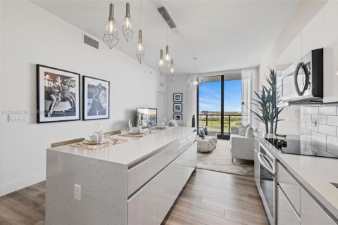 Appartement à louer à Hallandale Beach, Floride: 1 chambre, 79.8 m2 № 1993452 - photo 1