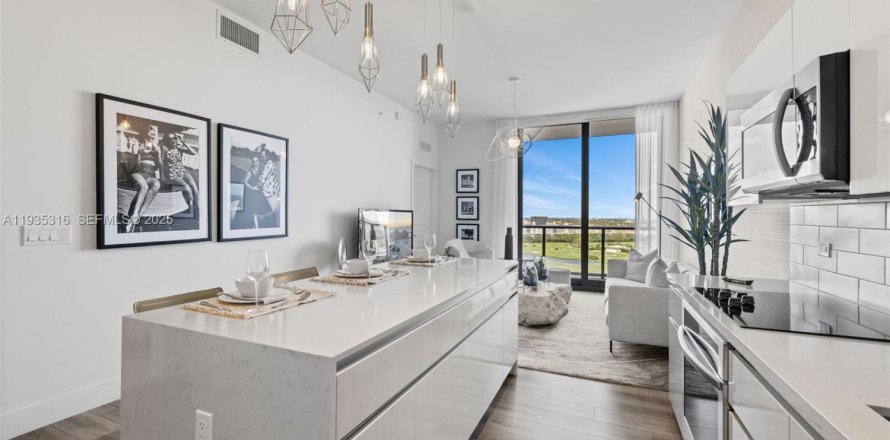 Appartement à Hallandale Beach, Floride 1 chambre, 79.8 m2 № 1993452