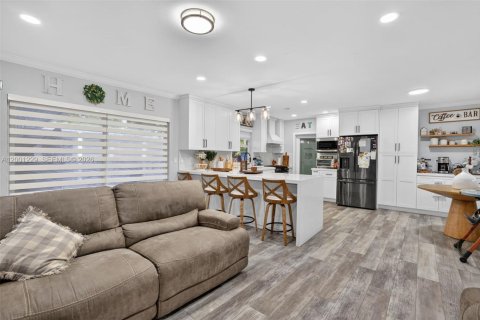 Villa ou maison à vendre à Cutler Bay, Floride: 4 chambres, 174.84 m2 № 2065186 - photo 7