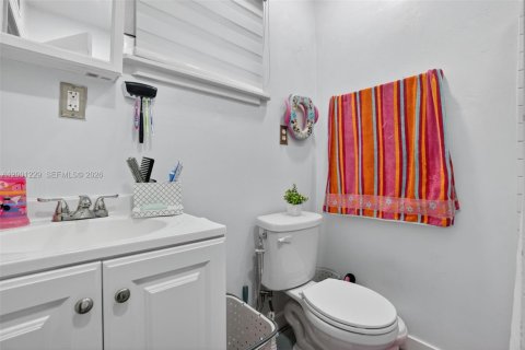 Villa ou maison à vendre à Cutler Bay, Floride: 4 chambres, 174.84 m2 № 2065186 - photo 28