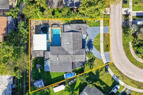 Дом в Катлер-Бей, Флорида 4 спальни, 174.84м2 № 2065186