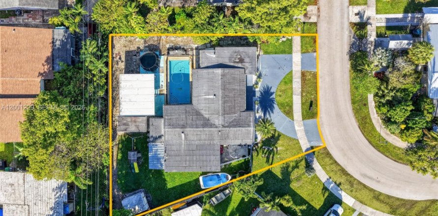 Villa ou maison à Cutler Bay, Floride 4 chambres, 174.84 m2 № 2065186