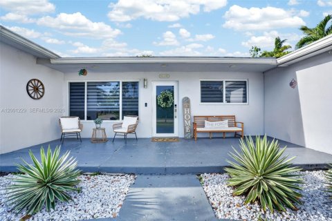 Villa ou maison à vendre à Cutler Bay, Floride: 4 chambres, 174.84 m2 № 2065186 - photo 4